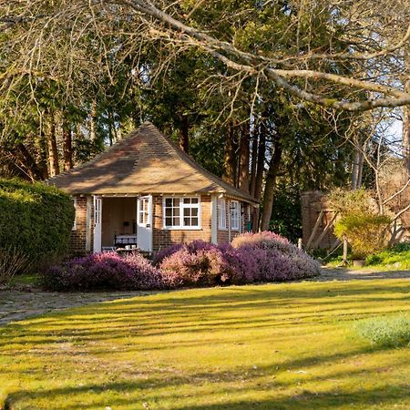 Old Mill Lodge By Huluki Sussex Stays Hurstpierpoint Εξωτερικό φωτογραφία