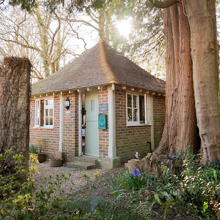 Old Mill Lodge By Huluki Sussex Stays Hurstpierpoint Εξωτερικό φωτογραφία