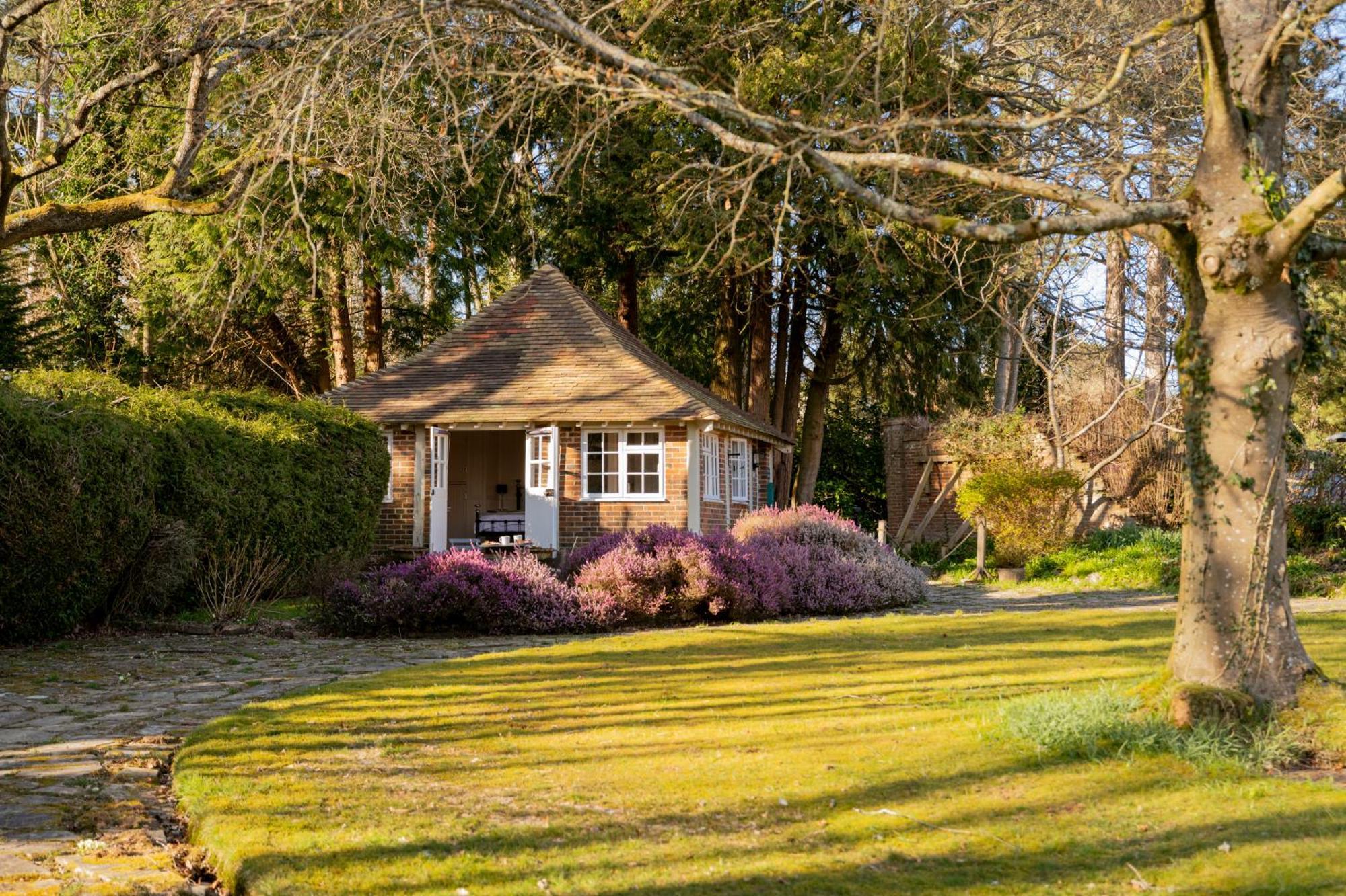 Old Mill Lodge By Huluki Sussex Stays Hurstpierpoint Εξωτερικό φωτογραφία