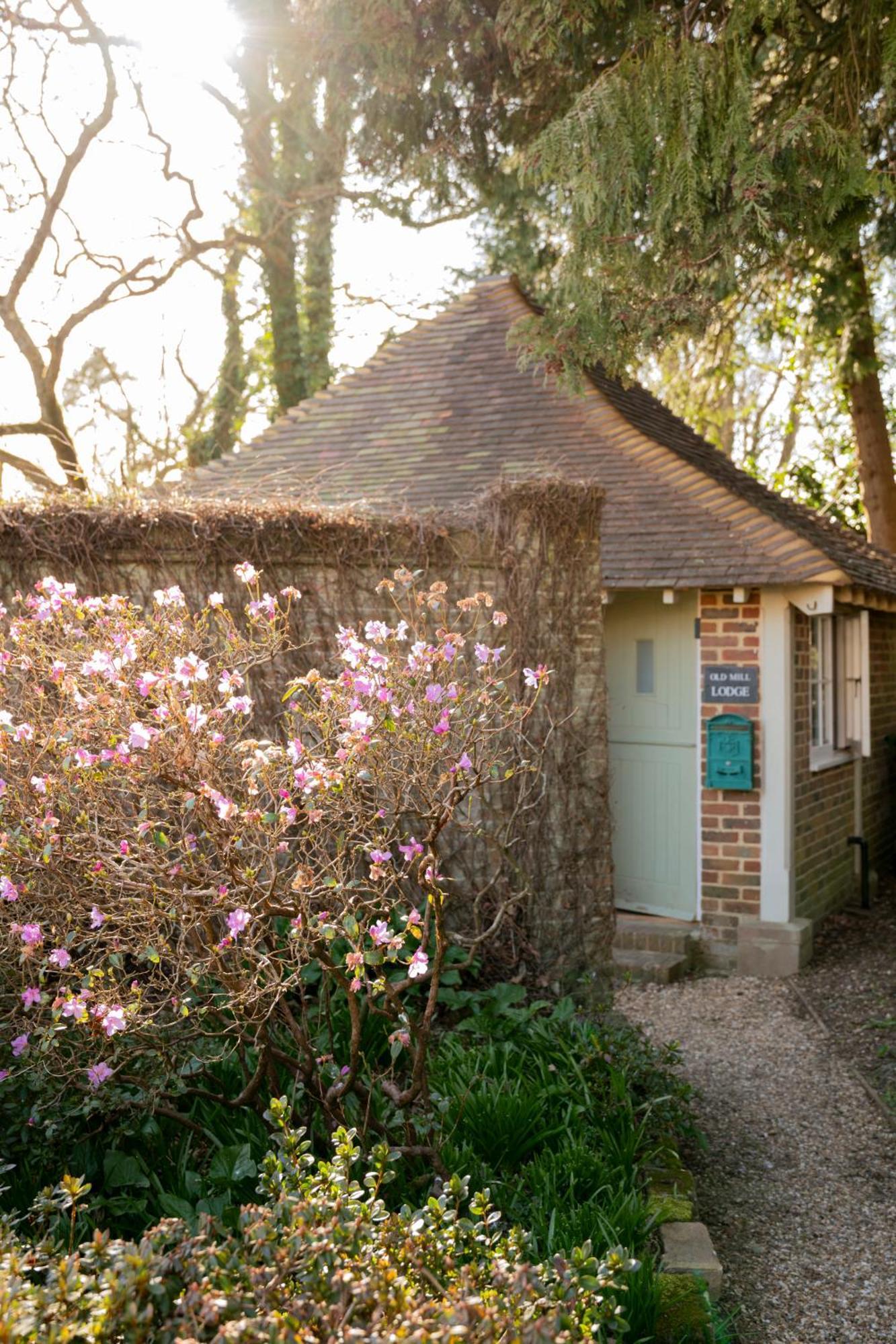 Old Mill Lodge By Huluki Sussex Stays Hurstpierpoint Εξωτερικό φωτογραφία