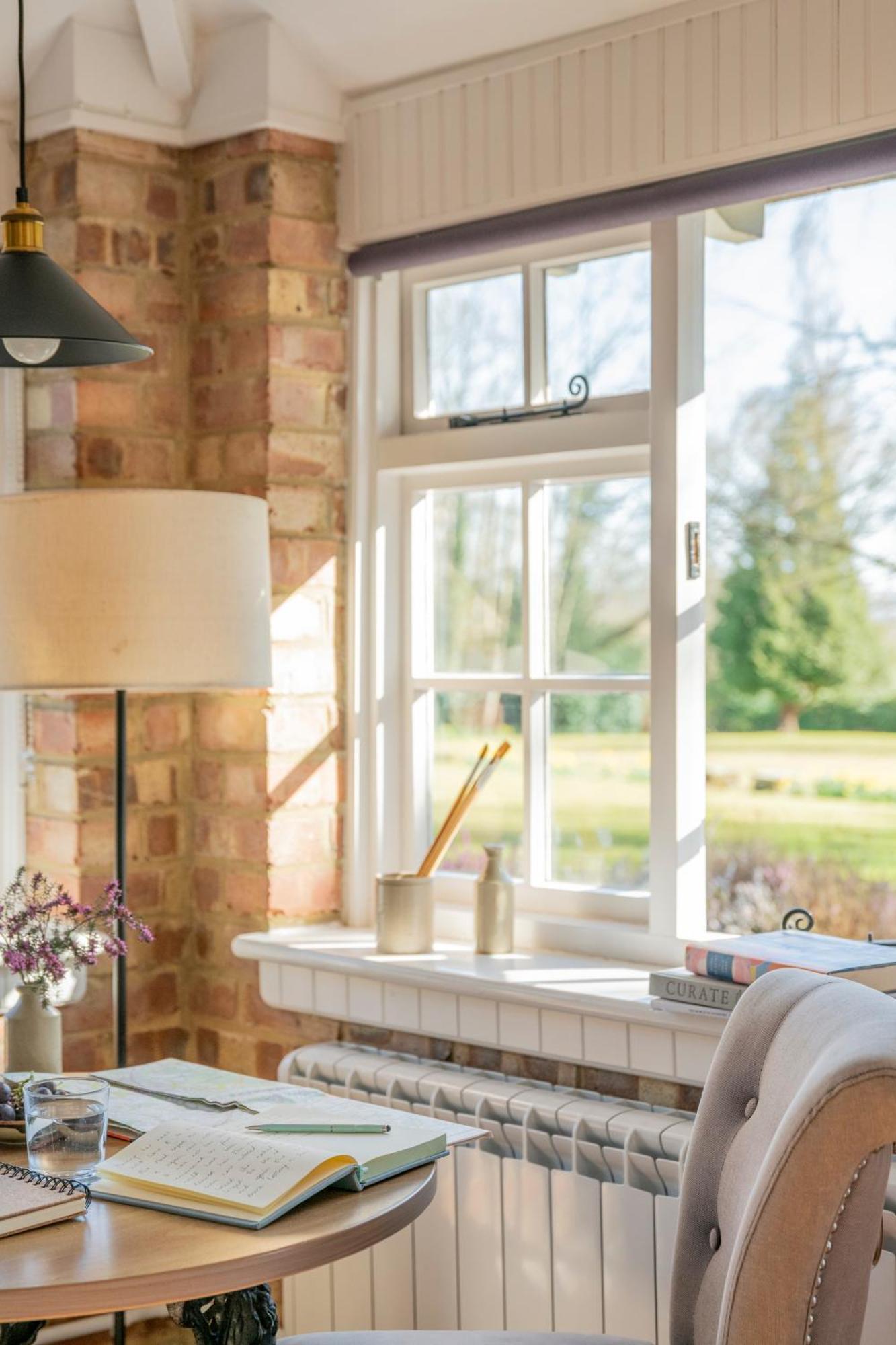 Old Mill Lodge By Huluki Sussex Stays Hurstpierpoint Εξωτερικό φωτογραφία